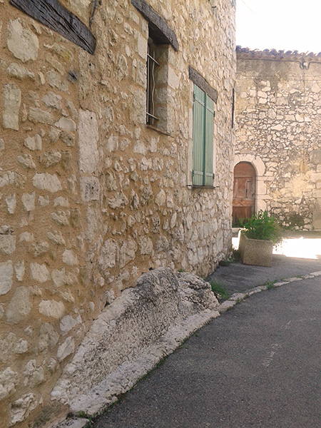 calancons-saint-vallier-de-thiey-patrimoine-architecture-moyen-age-tourisme-enfant-chevalier-village-pierre-provence-riviera-saint-paul-vence-infographiste-saint-vallier-de-thiey-06 saint-vallier-de-thiey, patrimoine, histoire, saint-vallier, tourisme, pastorale et patrimoine, graphiste grasse, publicite 06, alpes-maritimes, provence, nature english tourist, french riviera, saint-vallier-de-thiey, wellness in provence, tourism provence, french history, grasse, nice, cote azur, holidays