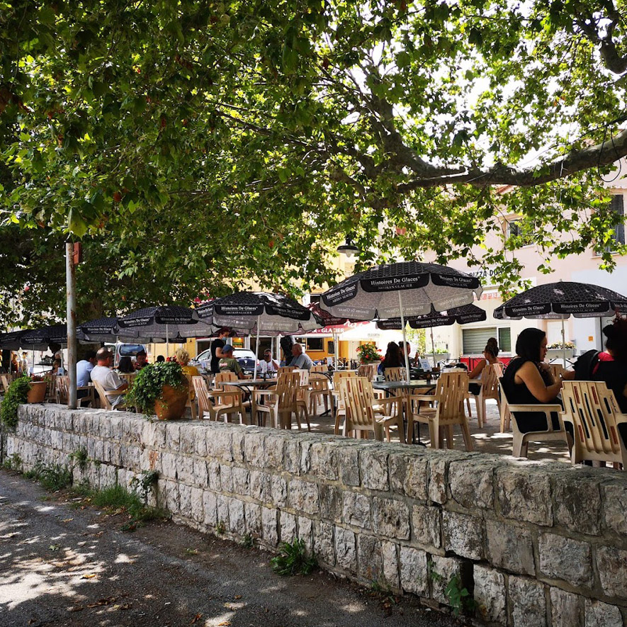 le-senat-restaurant-brasserie-snack-saint-vallier-de-thiey-provence-village-tourisme-manger-repas le-senat-restaurant-brasserie-snack-saint-vallier-de-thiey-provence-village-tourisme-manger-repas