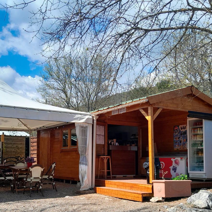 snack-cro-magnon-grotte-restaurant-brasserie-snack-saint-vallier-de-thiey-provence-village-tourisme-manger-repas snack-cro-magnon-grotte-restaurant-brasserie-snack-saint-vallier-de-thiey-provence-village-tourisme-manger-repas