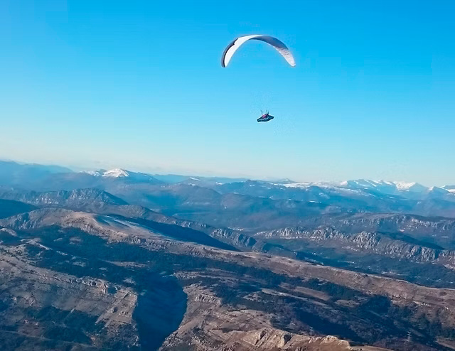 spirit-parapente-bapteme-montagne-tourisme-saint-vallier-de-thiey activite-spirit-parapente-bapteme-montagne-tourisme-saint-vallier-de-thiey