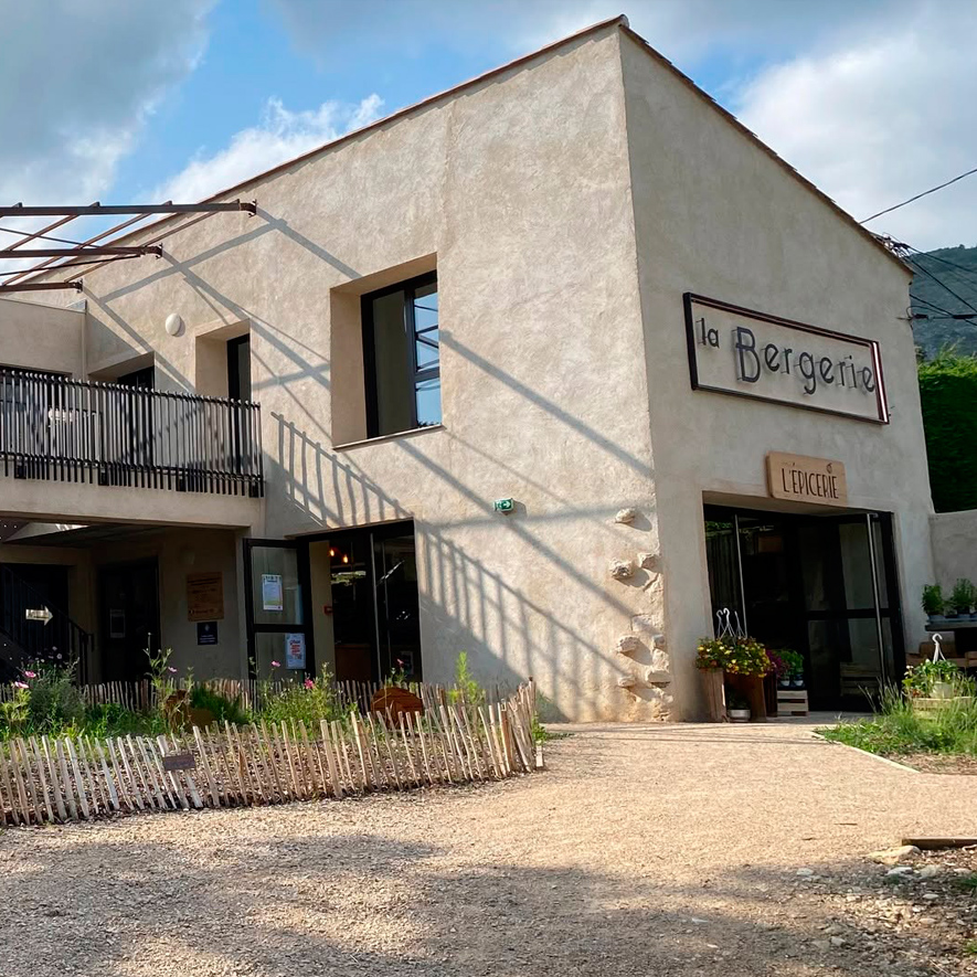 La-Bergerie-restaurant bio-saint-vallier-de-thiey La-Bergerie-restaurant bio-saint-vallier-de-thiey