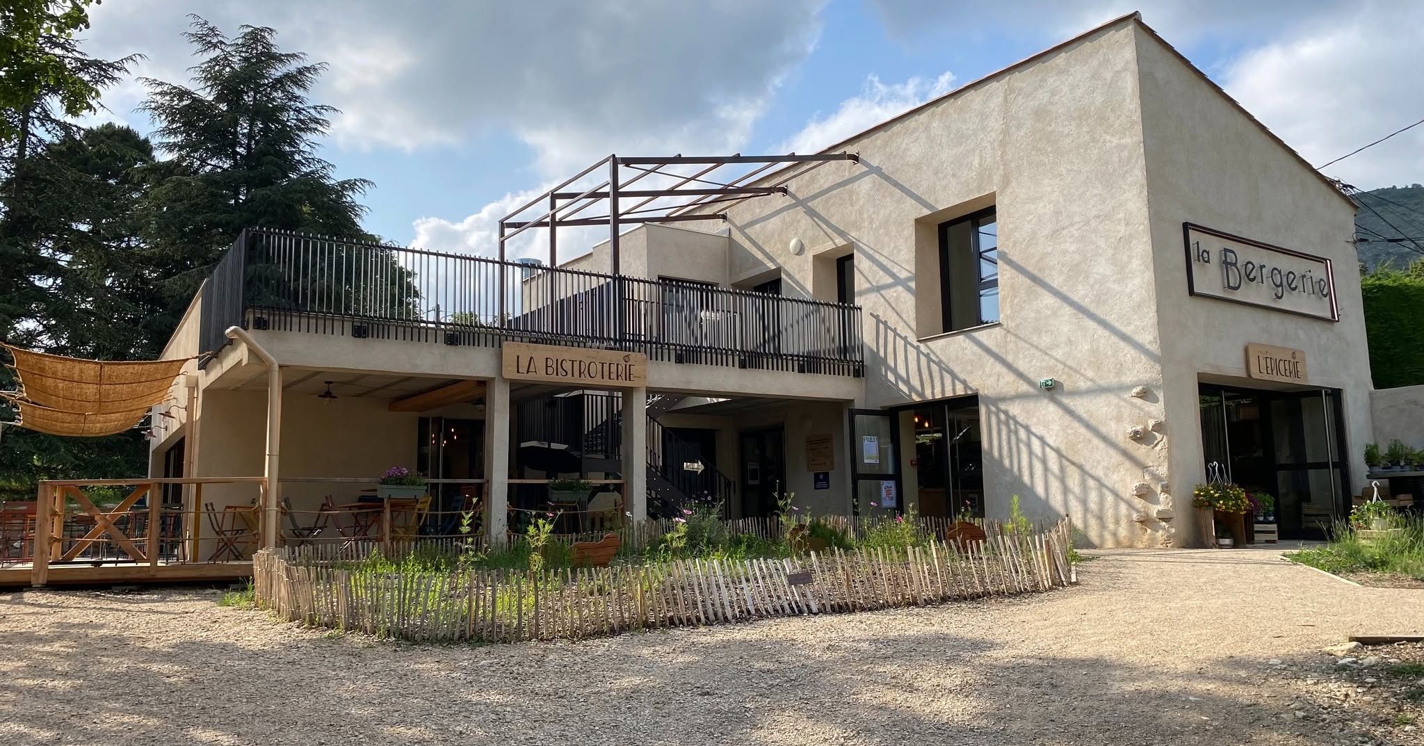 La bergerie-saint vallier de thiey-restaurant-bistroterie La-Bergerie-restaurant bio-saint-vallier-de-thiey